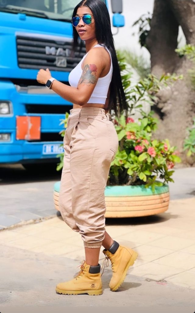 Fatima de la 2stv exhibe fièrement ses tatouages photos Infos Rewmi