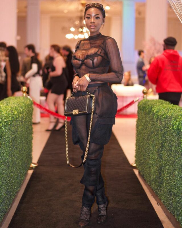 Photos – Newyork Taylor, la beauté noire qui « caramélise » les Etats-Unis