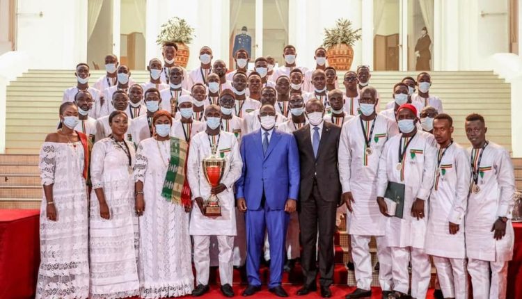 Le Président Macky SALL a reçu ce mardi l'équipe nationale du Sénégal