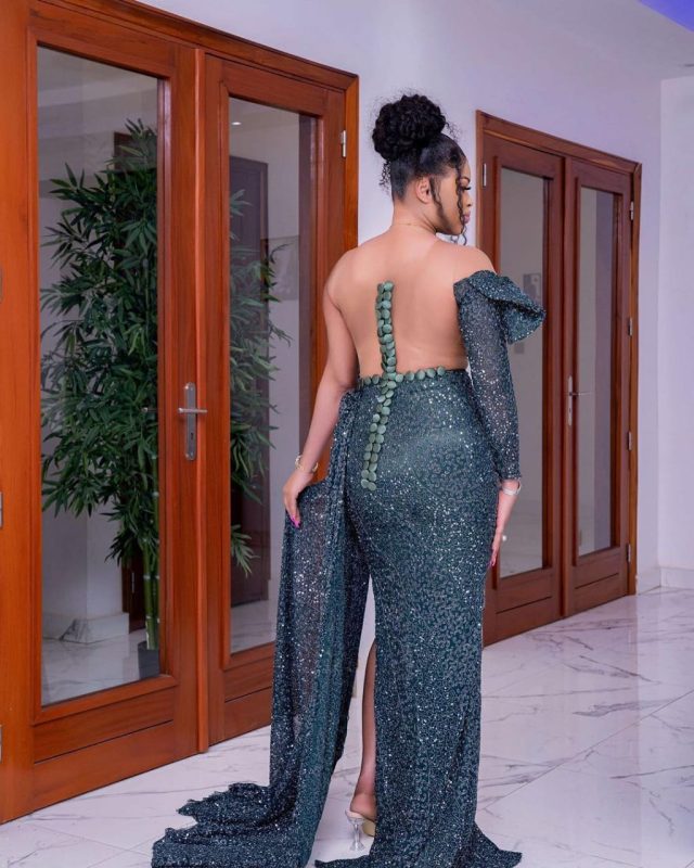 (Photos) Vêtue d’une robe ultra s£xy, Marichou enflamme la toile