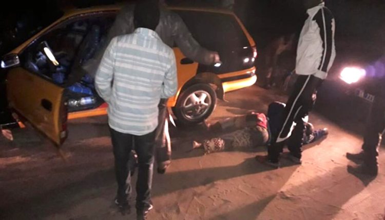 Un taximan poignardé et dépouillé