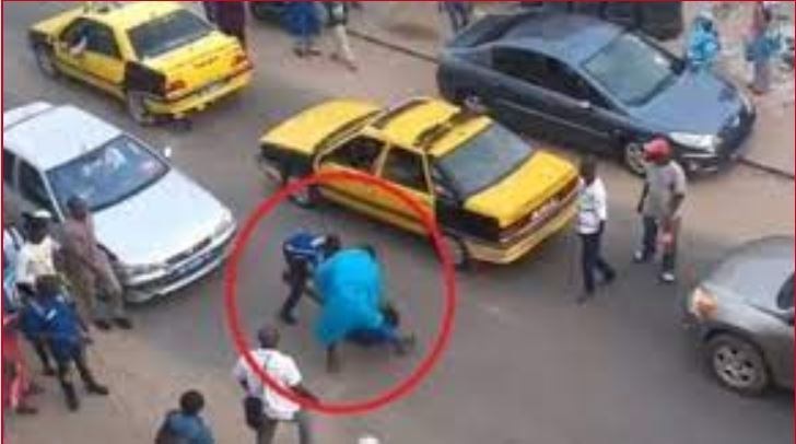 Un taximan assomme sa victime à coups de gourdin
