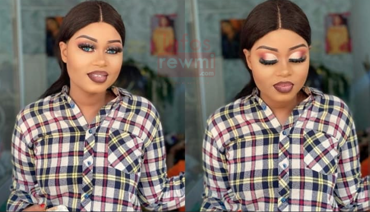 Bien maquillée avec des lentilles bleus, Ndeye Ndiaye Banaya plus belle que jamais