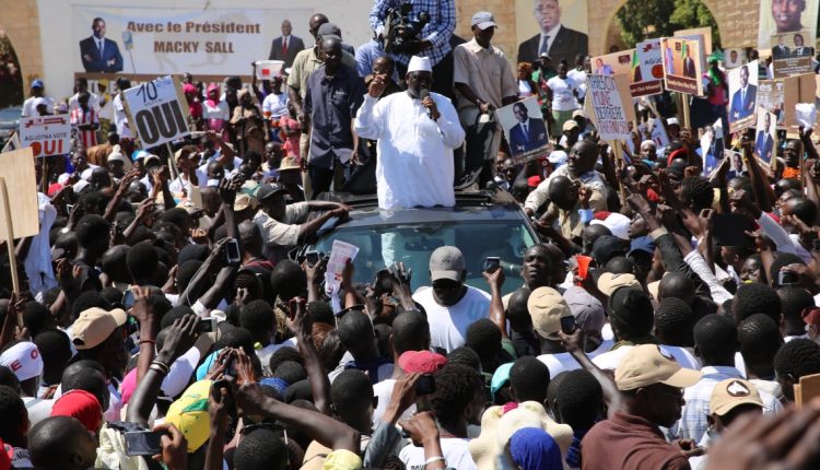 THIÈS : LE PRÉSIDENT MACKY SALL ACCUEILLI EN GRANDE POMPE
