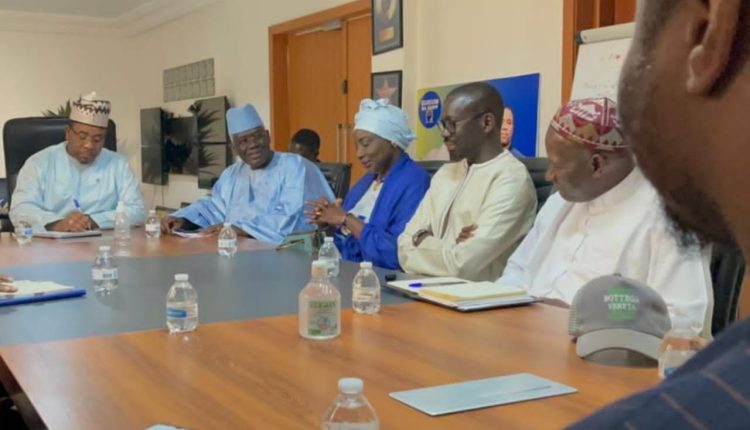 Yewi Askan wi et Gueum Sa Bopp vers une plate-forme