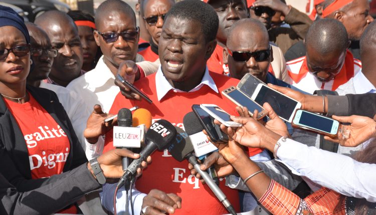 Grogne à excaf: Frappe et le Synpics entre dans la danse