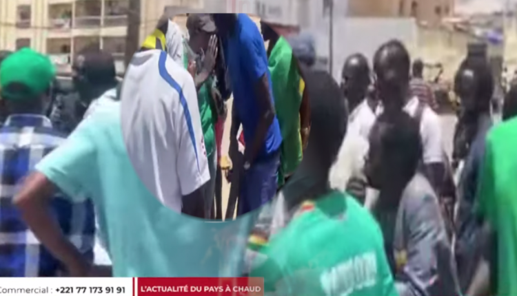 Rassemblement du F24: Ca chauffe déjà à la Place de la Nation Pastef et "Taxawu" " Fi Leader amoufi"