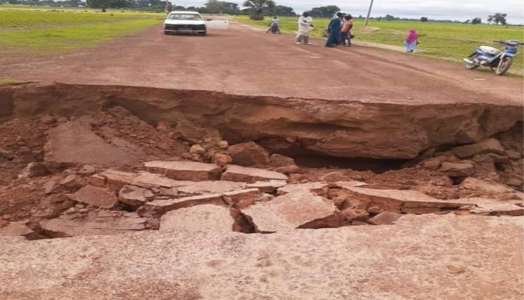 Ndiédieng  : La dégradation de la route de l'arrondissement de Ndiédieng inquiète les populations